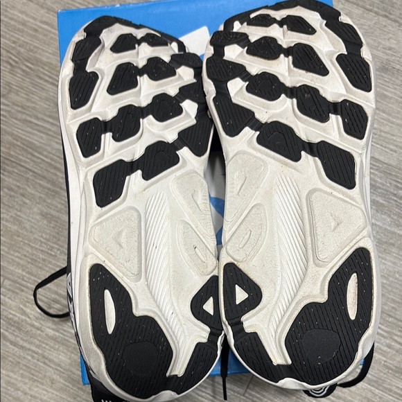 Hoka Black Clifton 9- men’s size 12 lightly used - Picture 5 of 5